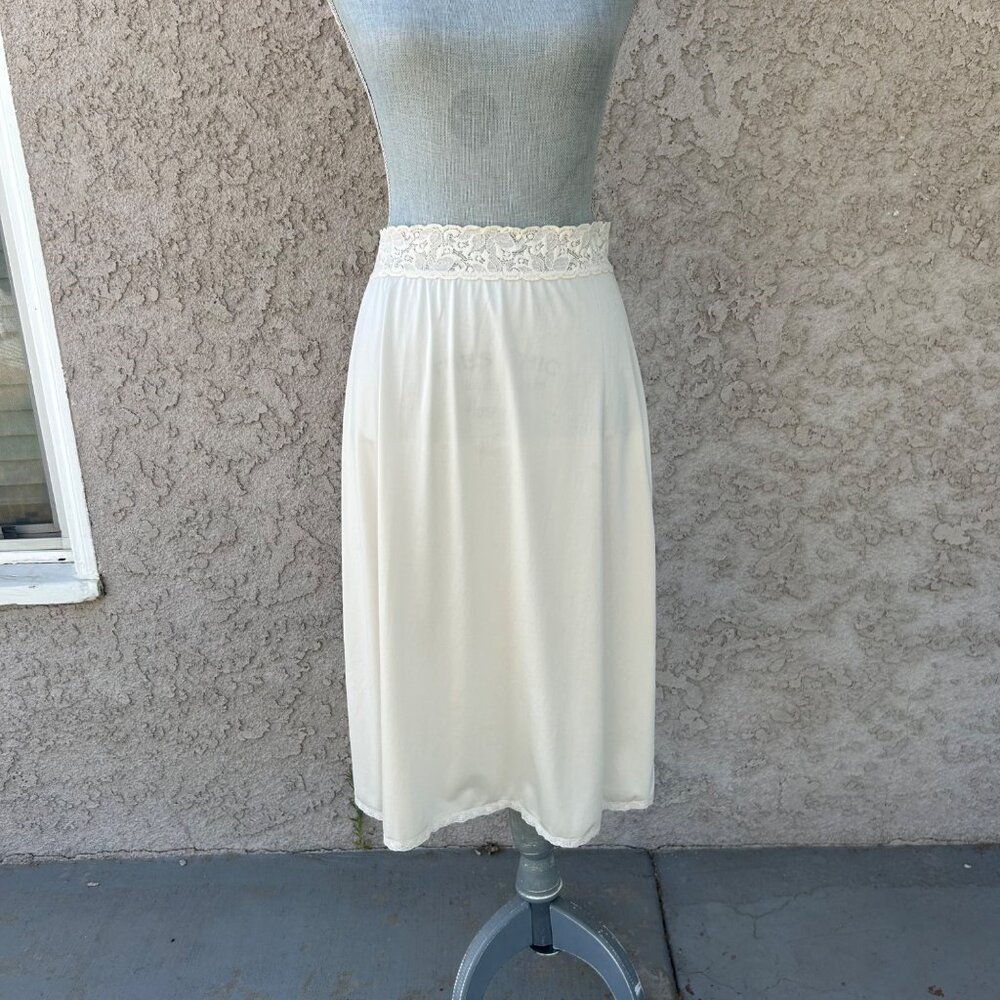 Vintage Shadowline Cream Nylon Half Slip Cottagecore Skirt - Medium Tall